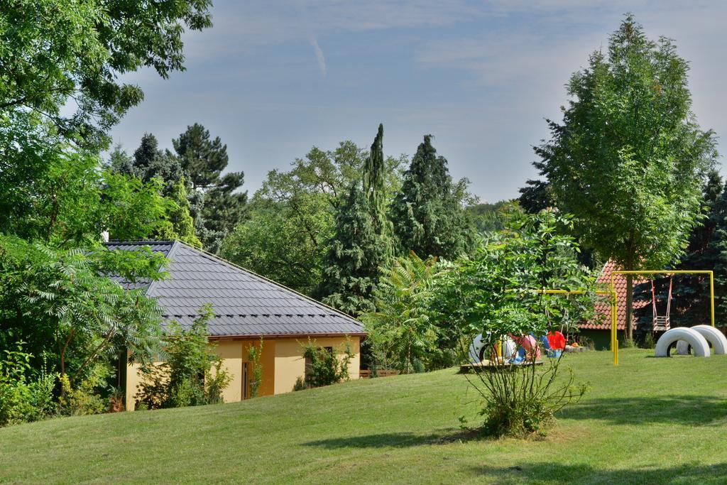 Areal Hradisek Klobouky u Brna Exterior foto